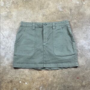 Sanctuary Olive Green Skirt
Size: 31
